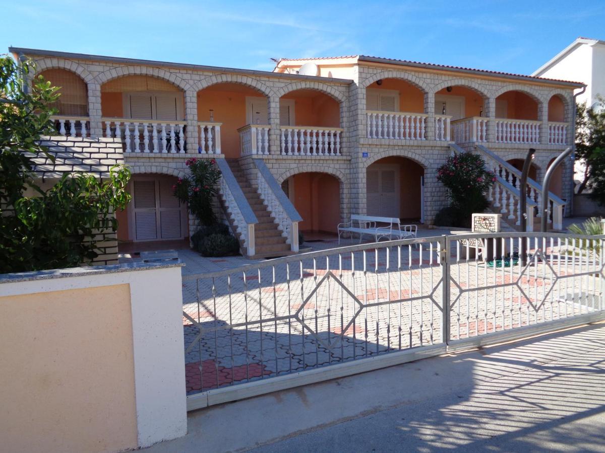 Apartman Kristo Vir Exterior photo