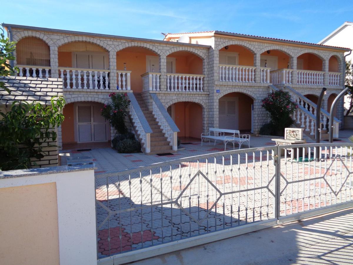 Apartman Kristo Vir Exterior photo
