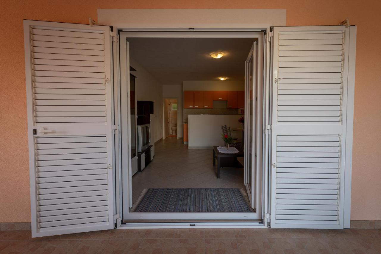 Apartman Kristo Vir Exterior photo