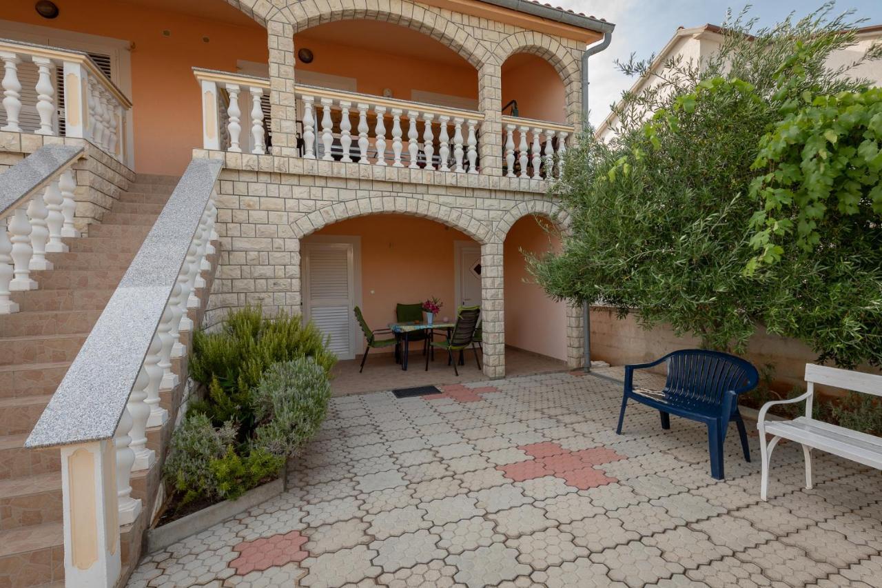 Apartman Kristo Vir Exterior photo