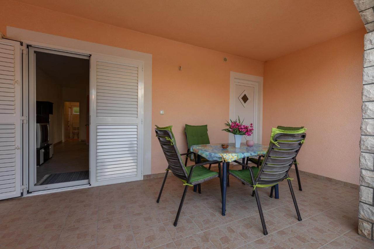 Apartman Kristo Vir Exterior photo