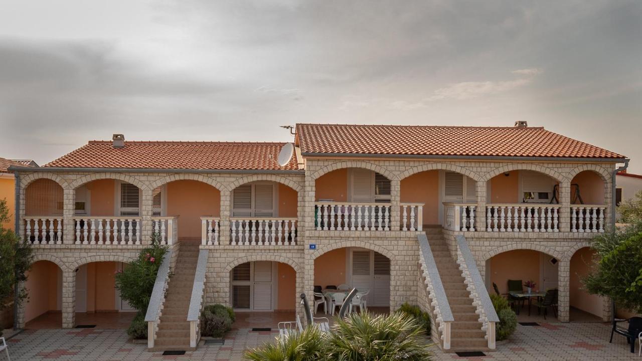 Apartman Kristo Vir Exterior photo