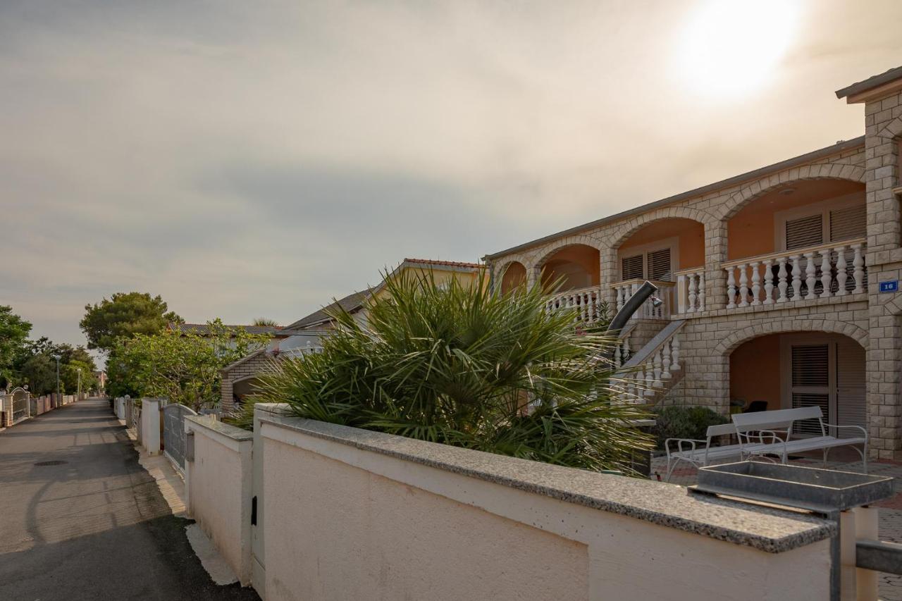Apartman Kristo Vir Exterior photo